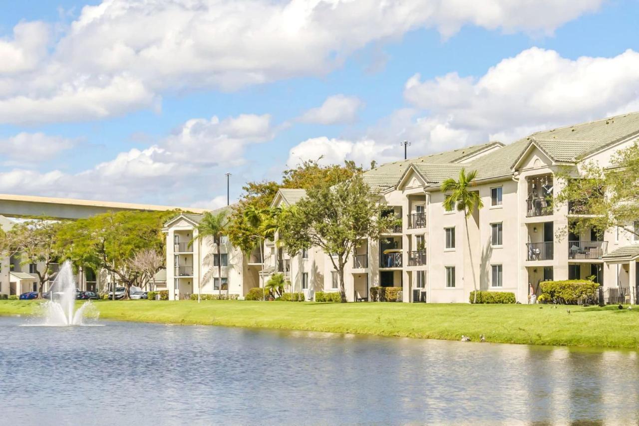Stunning Centrally Located Apartments At New River Cove In South Florida Fort Lauderdale Exterior foto